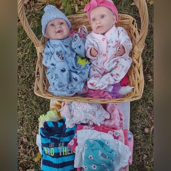 Baby dolls with basket and wardrobe. - Picture 10 of 11